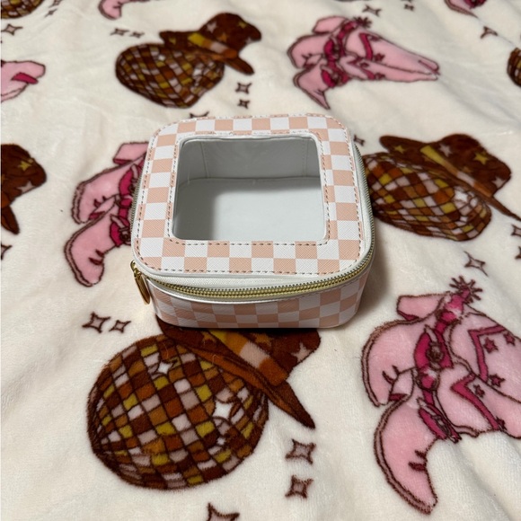Checkered Square Accessory Box - Picture 1 of 4